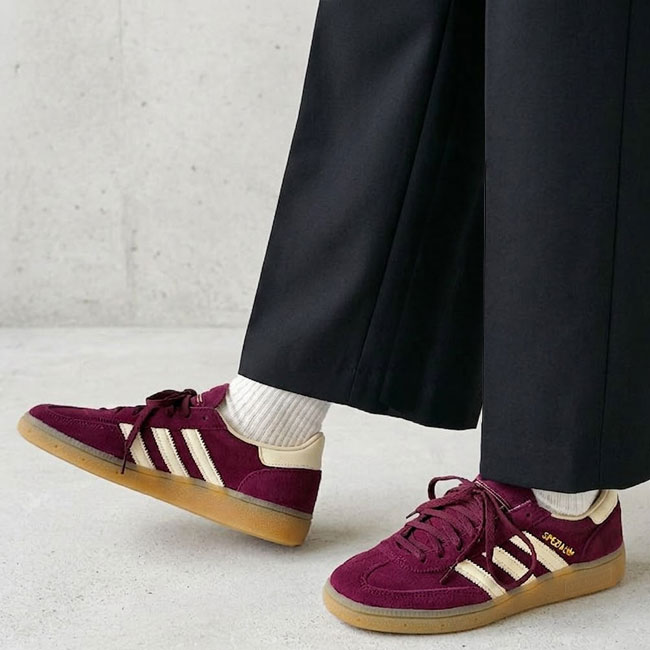 < adidas > ハンドボール