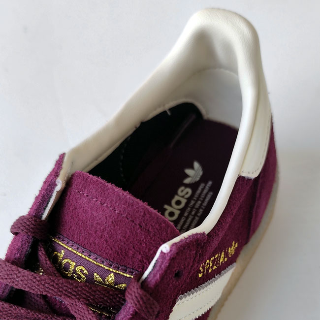 < adidas > ハンドボール