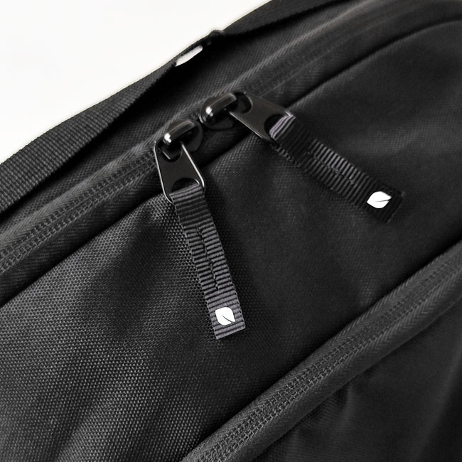 < Incase > シフト バックパック
