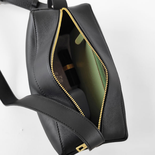 < LA SCAIA > ショルダーバッグ