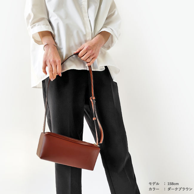 < LA SCAIA > ショルダーバッグ