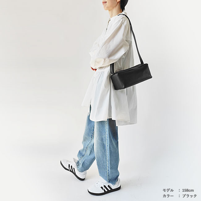 < LA SCAIA > ショルダーバッグ