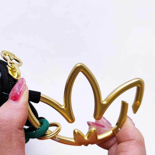 < adidas > KEY CHAIN