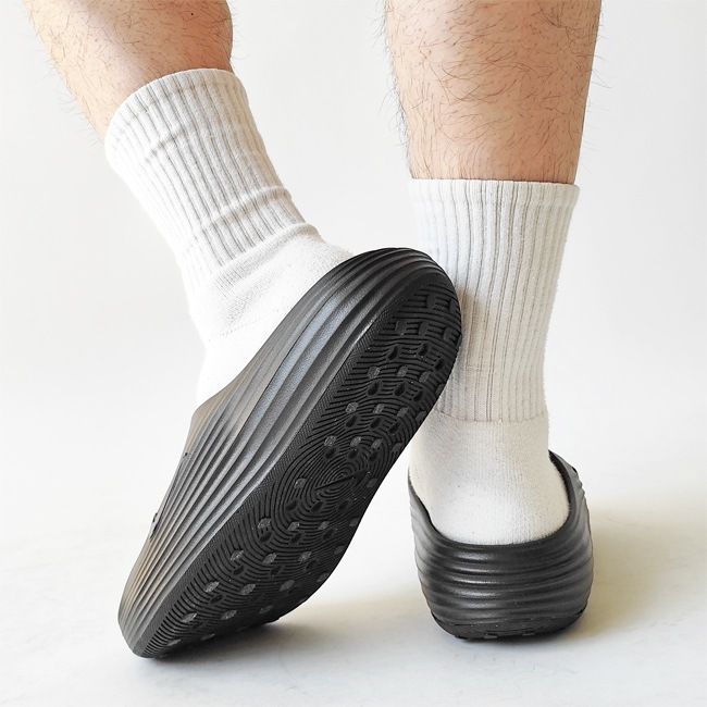< NIKE >スライドサンダル
