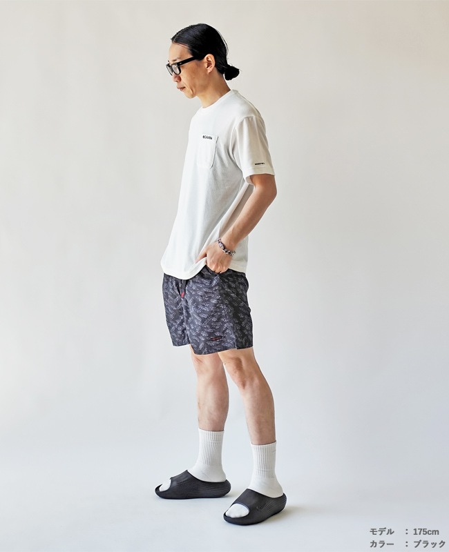 < NIKE >スライドサンダル