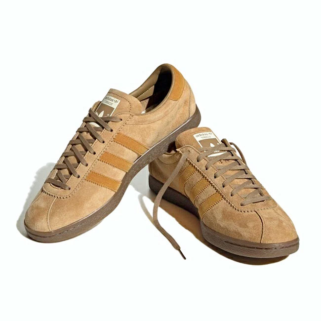 < adidas > タバコ