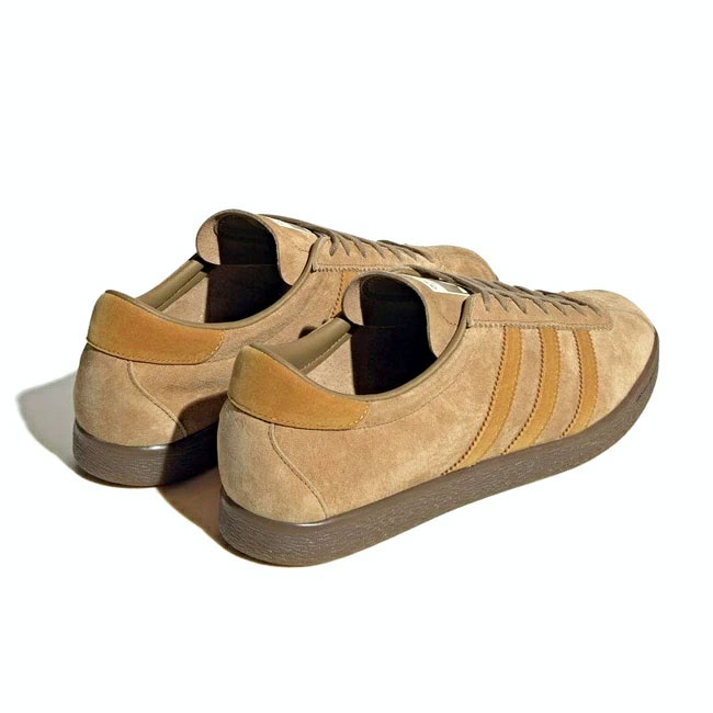 < adidas > タバコ