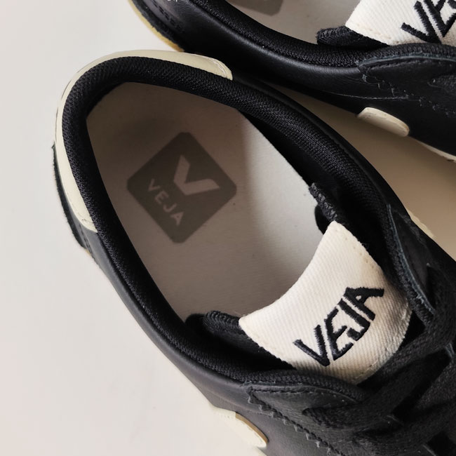< VEJA> VOLLEY O.T. LEATHER BLACK PIERRE / スニーカー