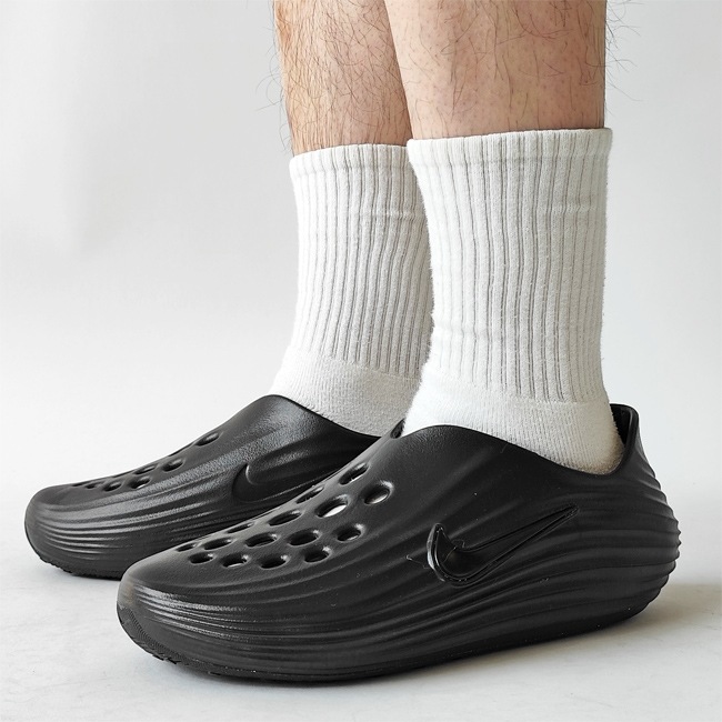 < NIKE >リカバリーシューズ