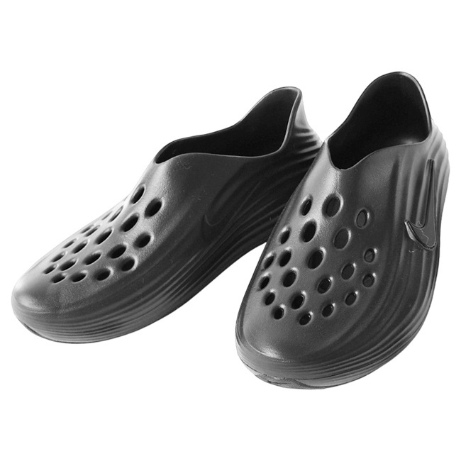 < NIKE >リカバリーシューズ
