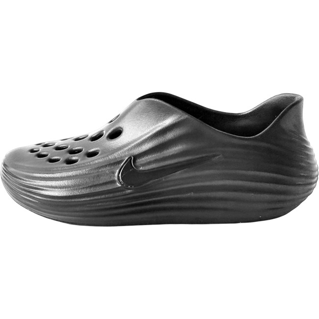 < NIKE >リカバリーシューズ