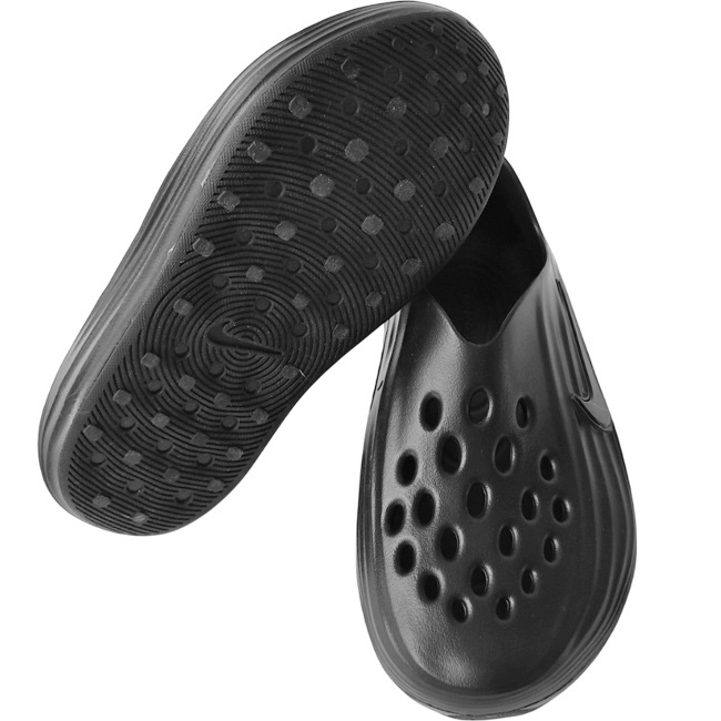 < NIKE >リカバリーシューズ