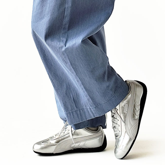 < PUMA > スピードキャット　シルバー