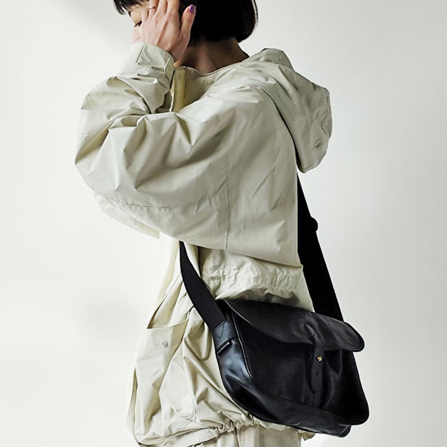 < CRAMP> Cr-5020 / 本革ショルダーバッグ