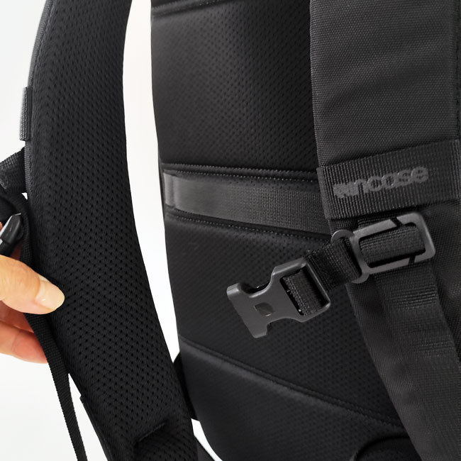 < Incase > グリッド バックパック 23L
