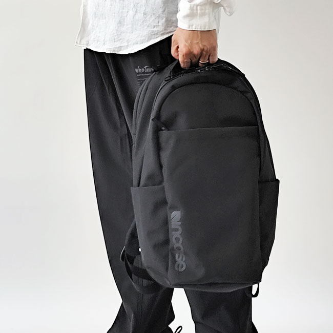 < Incase > グリッド バックパック 23L
