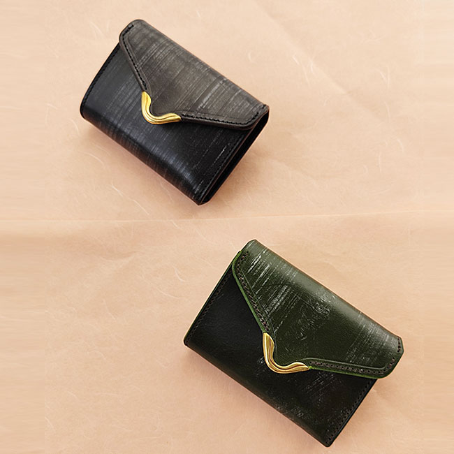 ウォレット CARRE 財布 - ボールドCKトライフォールドウォレット | カルバン・クライン