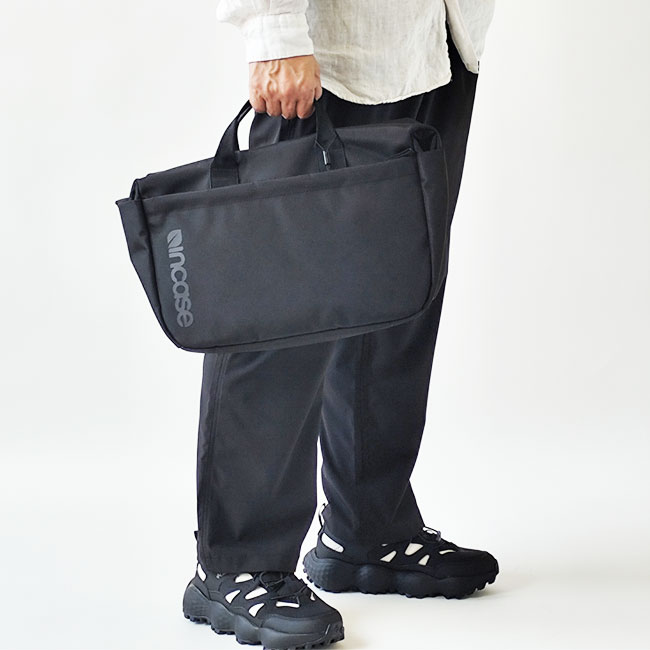 < Incase > グリッド ショルダーバッグ