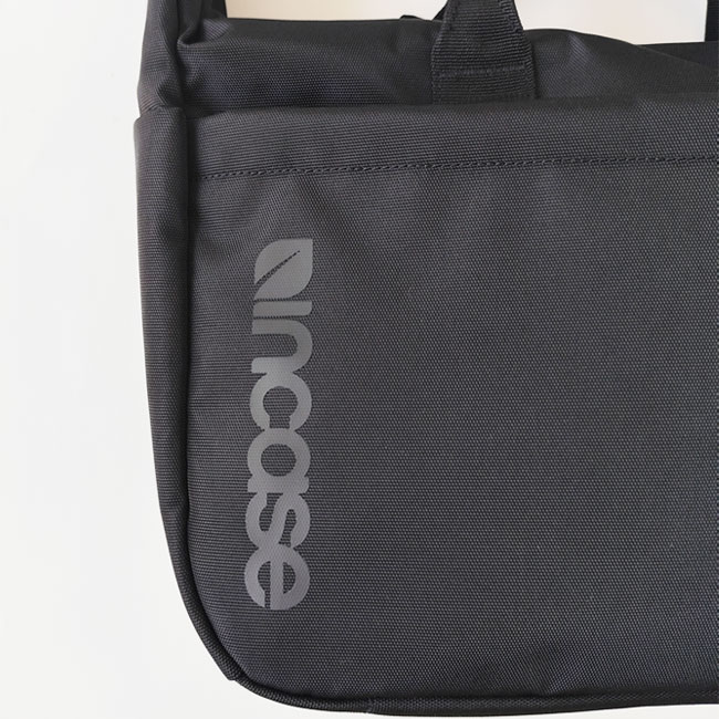 < Incase > グリッド ショルダーバッグ