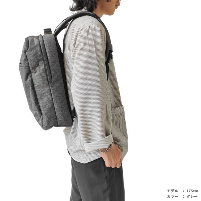 < Incase > City Collection Compact Backpack