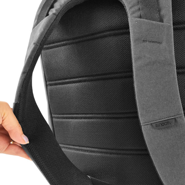 < Incase > City Collection Compact Backpack