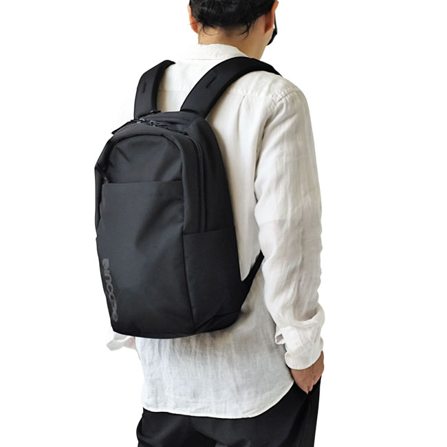 < Incase > グリッド バックパック 18L