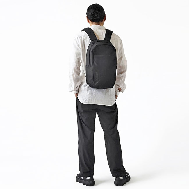 < Incase > グリッド バックパック 18L