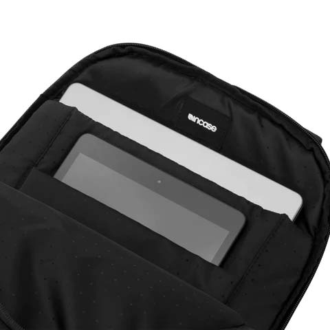 < Incase > Facet 25L Backpack
