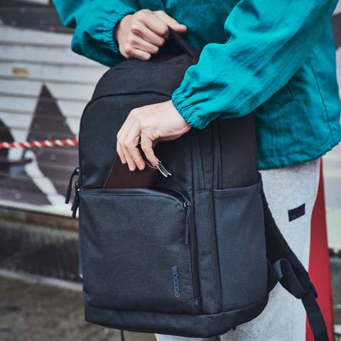 < Incase > Facet 25L Backpack