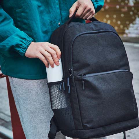 < Incase > Facet 25L Backpack
