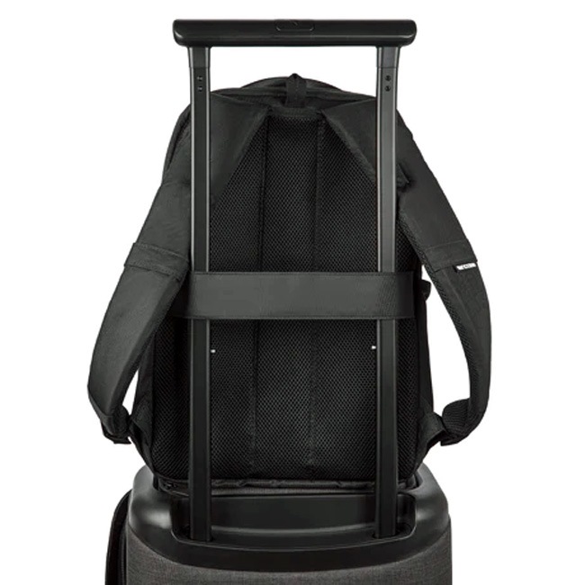 < Incase > Facet 20L Backpack