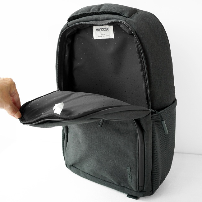 < Incase > Facet 20L Backpack