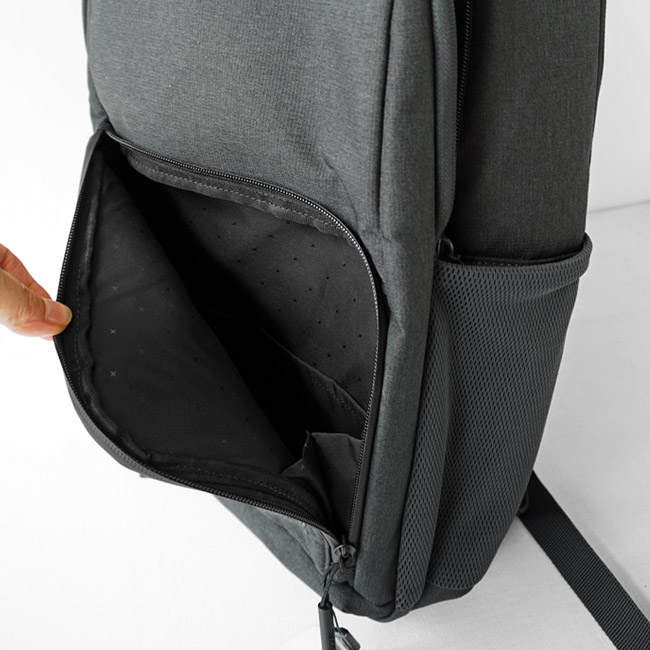 < Incase > Facet 20L Backpack