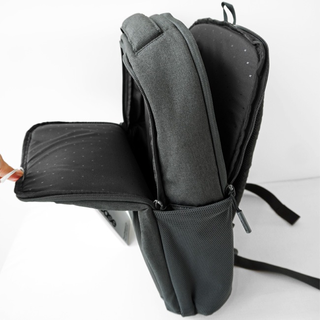 < Incase > Facet 20L Backpack