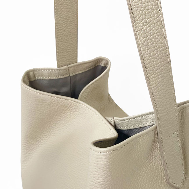 < LA SCAIA > ショルダーバッグ