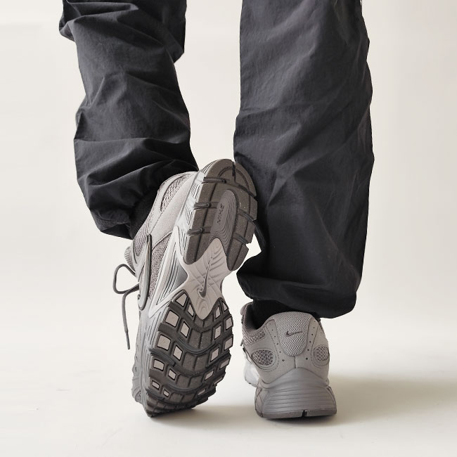 < NIKE > V5 RNR / スニーカー