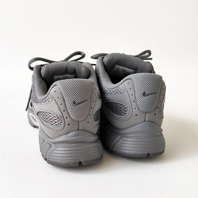 < NIKE > V5 RNR / スニーカー