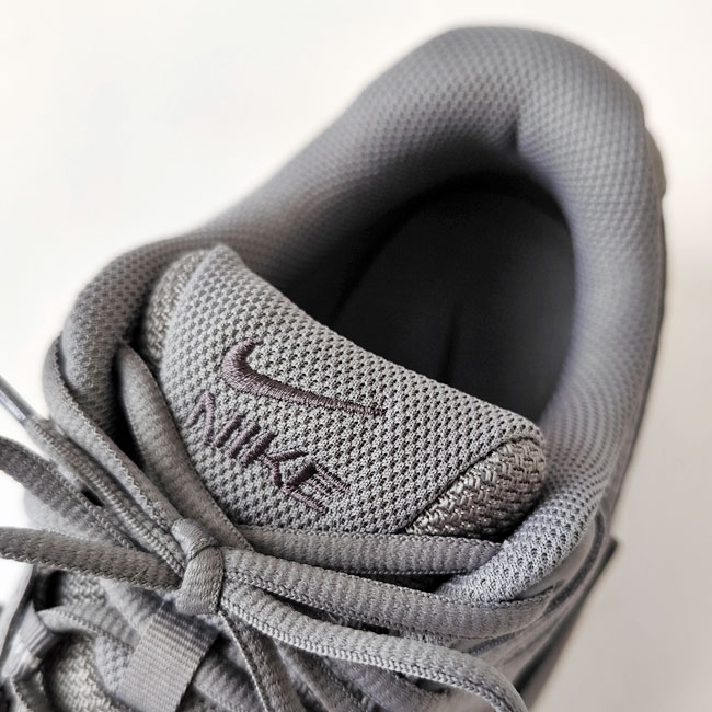 < NIKE > V5 RNR / スニーカー