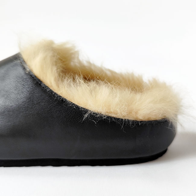 < REMME > ラビットファーサンダル