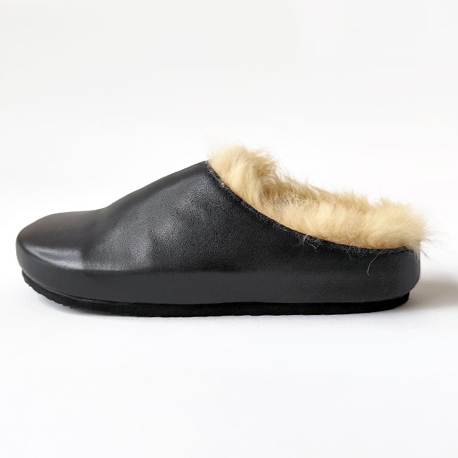 < REMME > ラビットファーサンダル