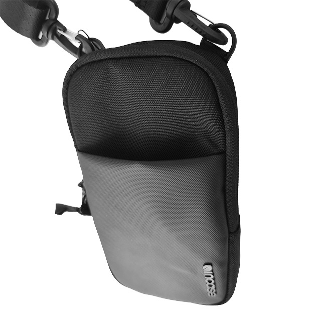 < Incase > A.R.C. Small Crossbody Bag