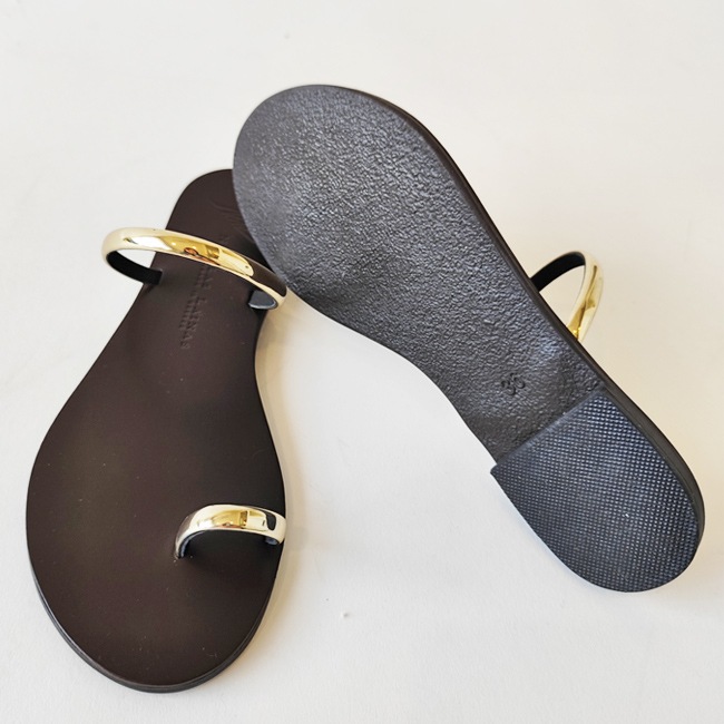 < NICOLAS LAINAS > フラットサンダル