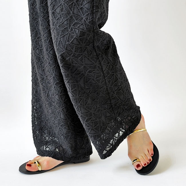 < NICOLAS LAINAS > フラットサンダル