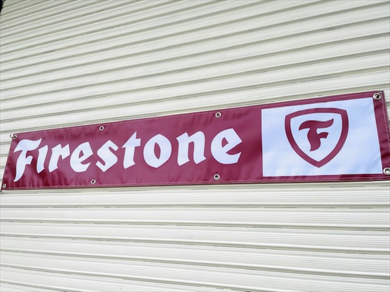 Firestone �ե����䡼���ȡ��� �ӥˡ��� �Хʡ�