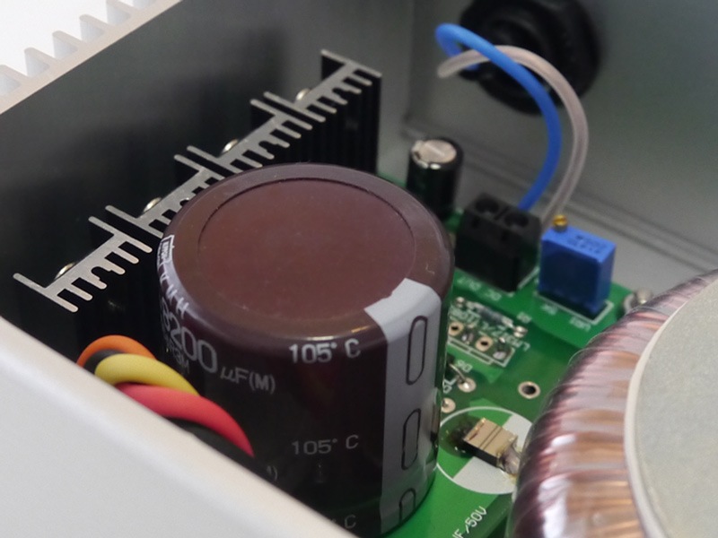 ローノイズリニア電源 DC12V 4A 2出力 ローノイズリニア電源 DC12V 4A 2出力 アンプ