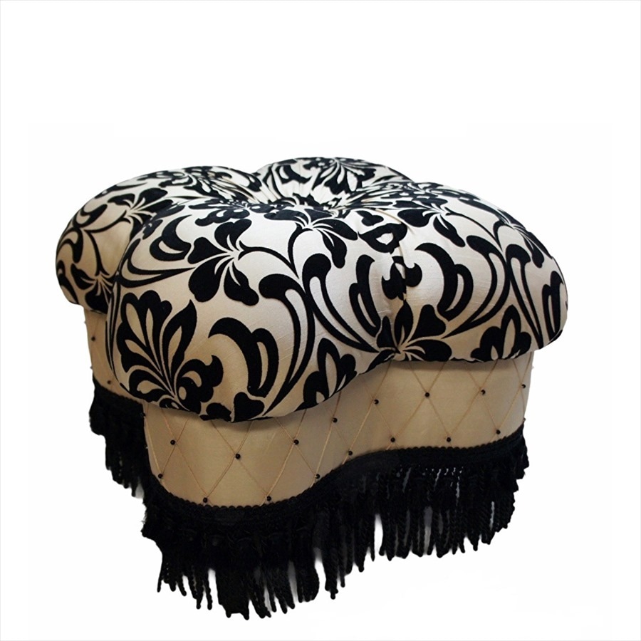 ブラックのロープタッセルとのコンビネーションが大人気