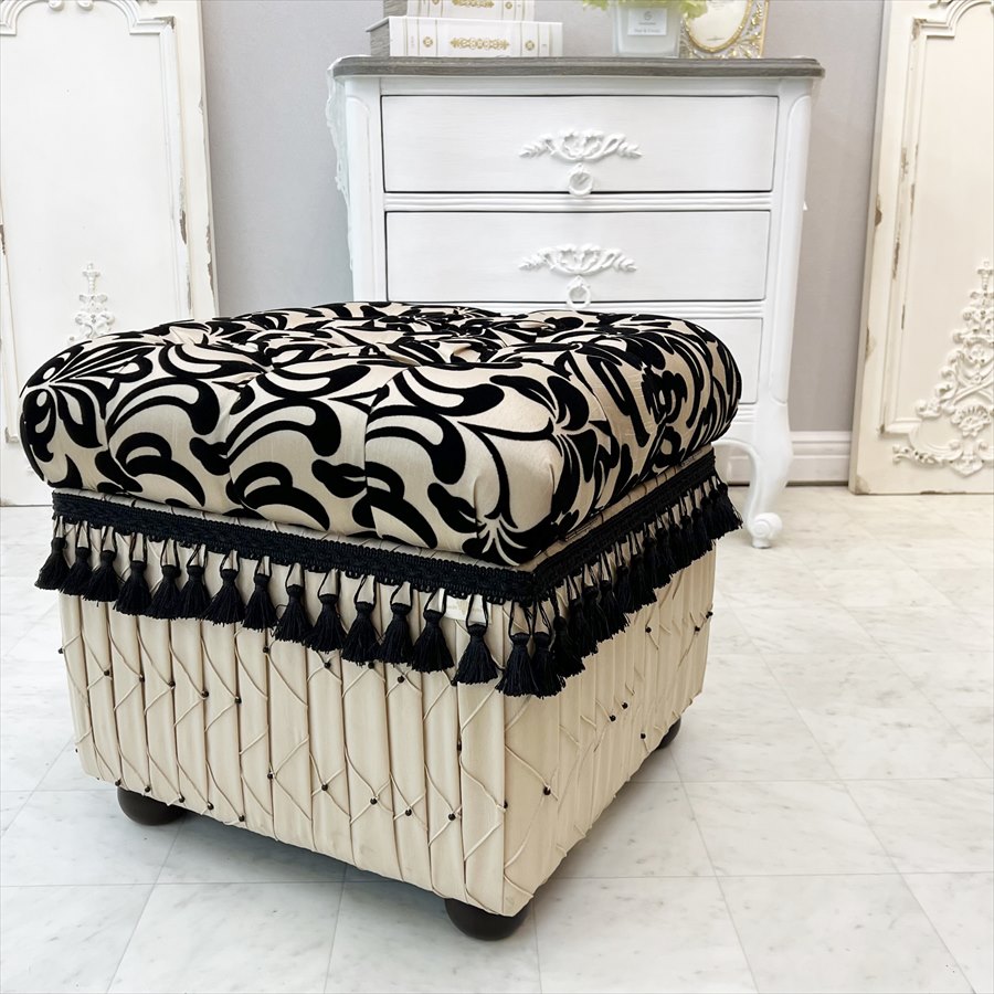 収納付きスツール Yorke 979