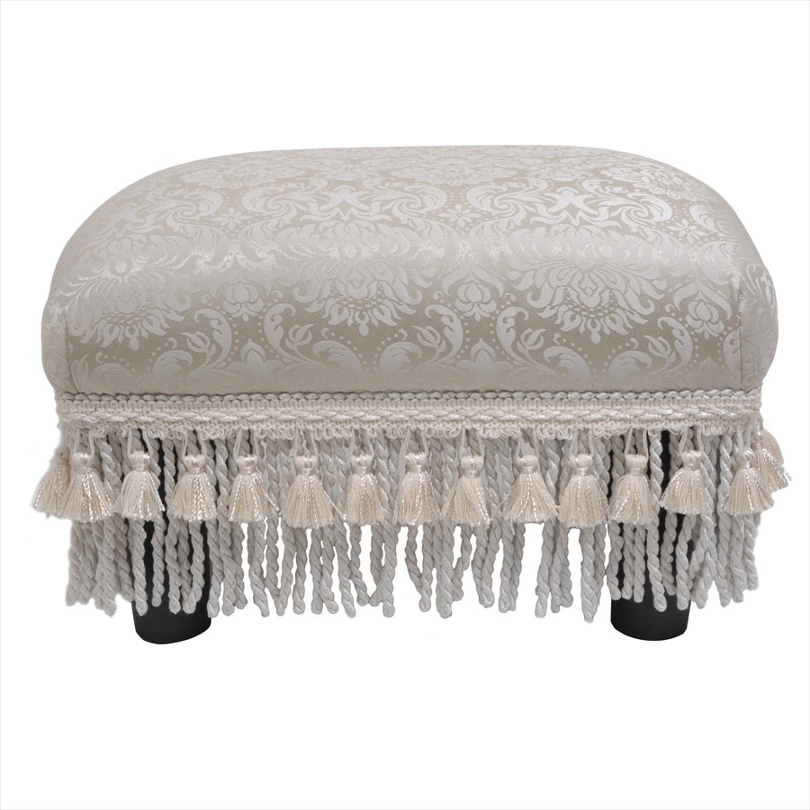 上品で飽きの来ない、洗練されたコレクション