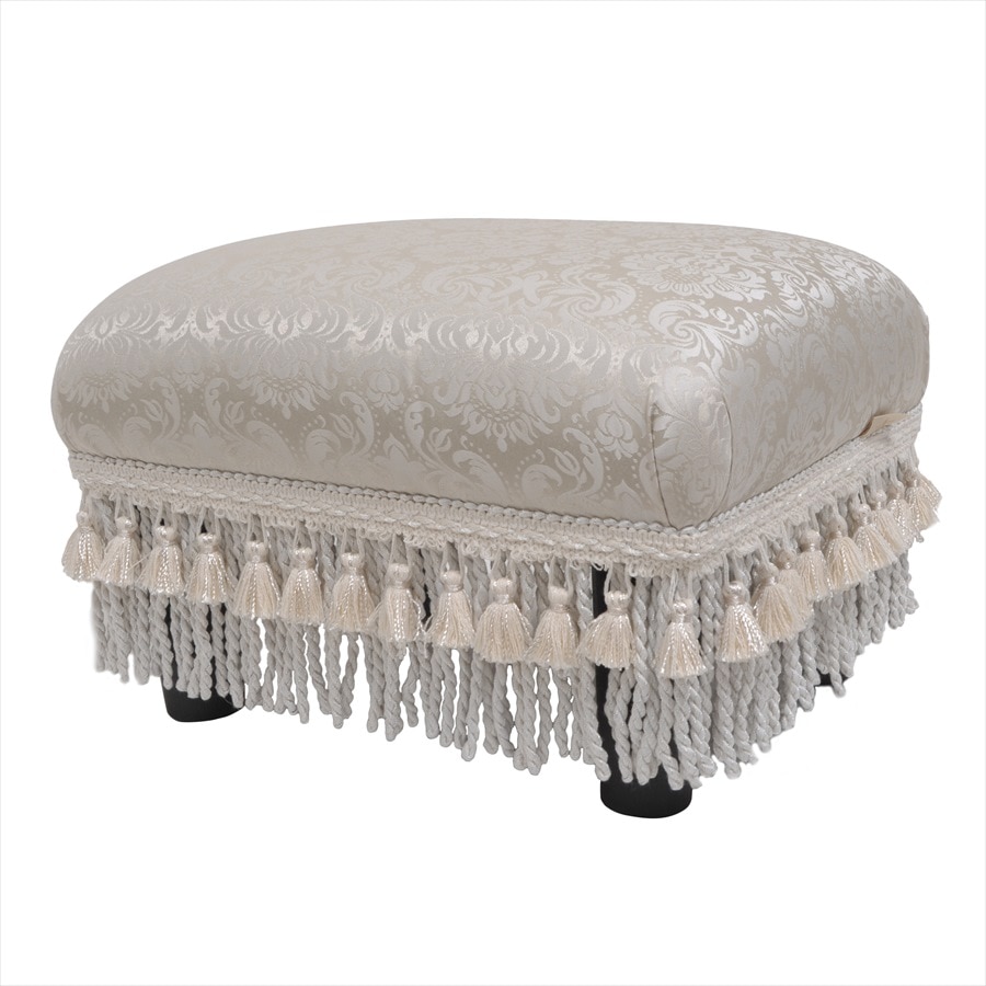 タッセルとのコンビネーションも美しい