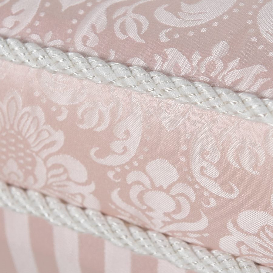 ダマスク模様とシックなストライプのコンビネーションが大人気